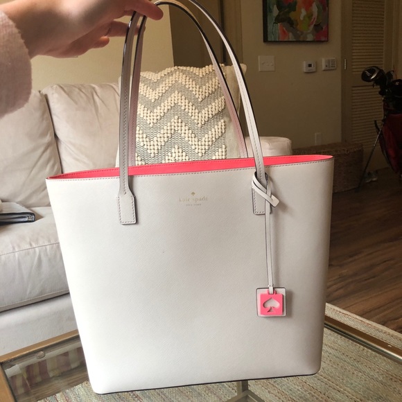 kate spade Handbags - Kate Spade Tote with Bright Interior! Like new!